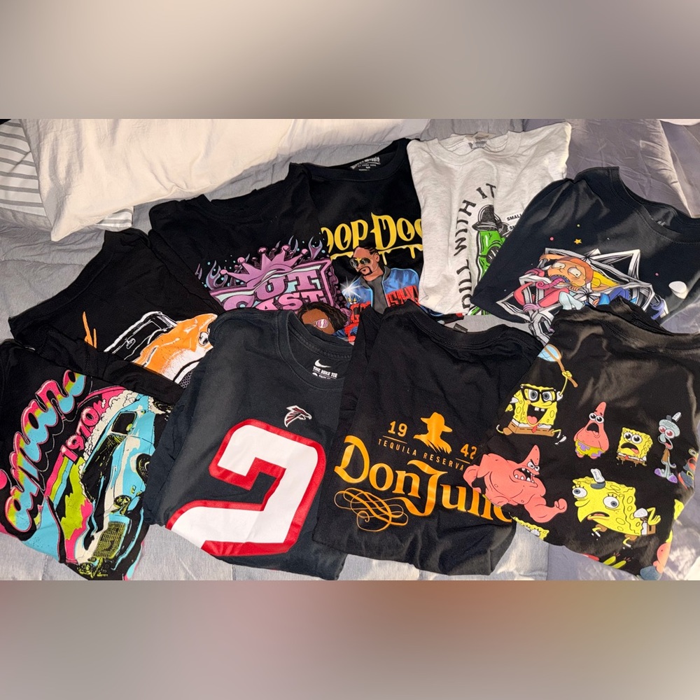 Lot of men’s graphic T-Shirts